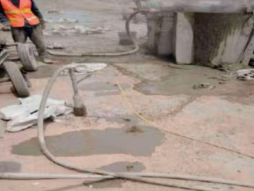 广河水泥混凝土路面板底注浆技术 路面脱空注浆整治方案